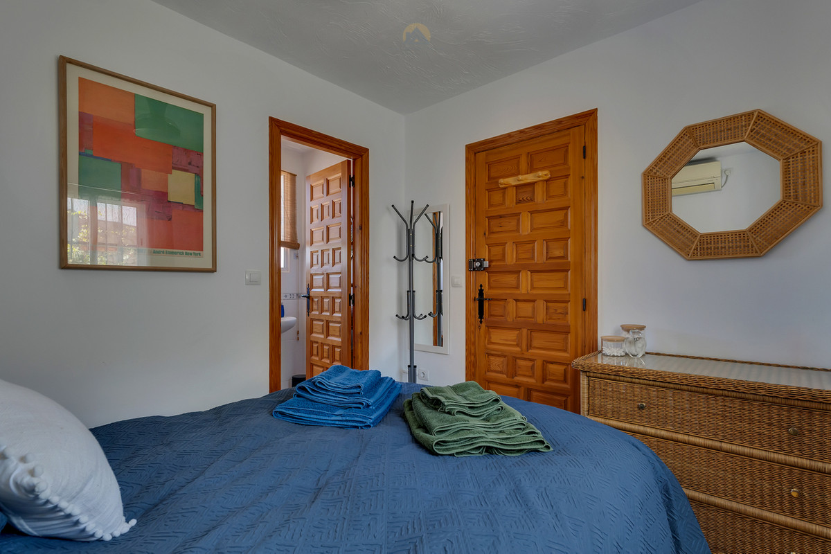 Se vende Villa - Chalet de 4 dormitorios en Costa Blanca, Alicante, España