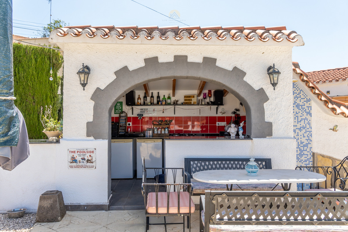 Se vende Villa - Chalet de 4 dormitorios en Costa Blanca, Alicante, España