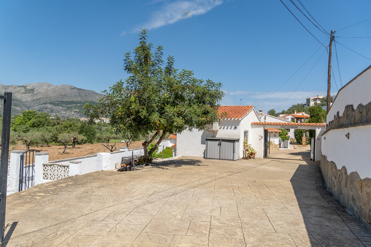 Se vende Villa - Chalet de 4 dormitorios en Costa Blanca, Alicante, España