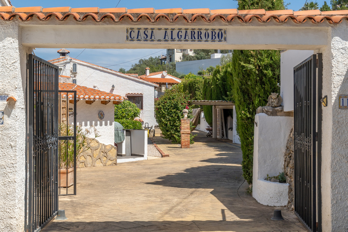 Se vende Villa - Chalet de 4 dormitorios en Costa Blanca, Alicante, España