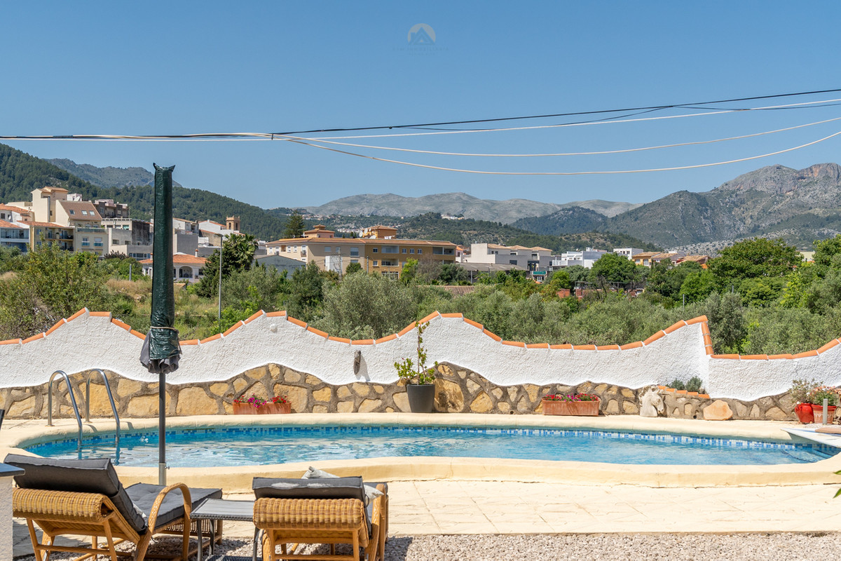 Se vende Villa - Chalet de 4 dormitorios en Costa Blanca, Alicante, España