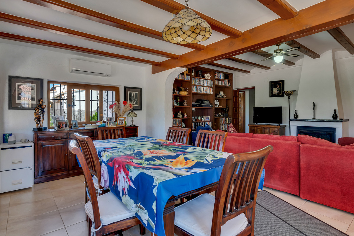 Se vende Villa - Chalet de 4 dormitorios en Costa Blanca, Alicante, España