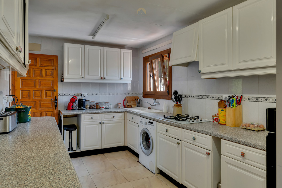 Se vende Villa - Chalet de 4 dormitorios en Costa Blanca, Alicante, España