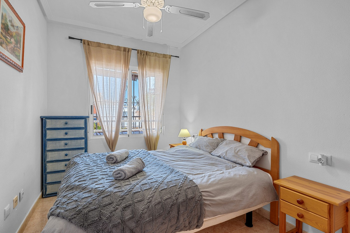 Se vende Apartamento Planta Media de 2 dormitorios en Costa Blanca, Alicante, España