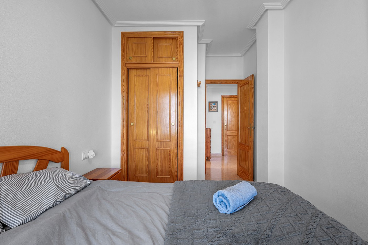 Se vende Apartamento Planta Media de 2 dormitorios en Costa Blanca, Alicante, España
