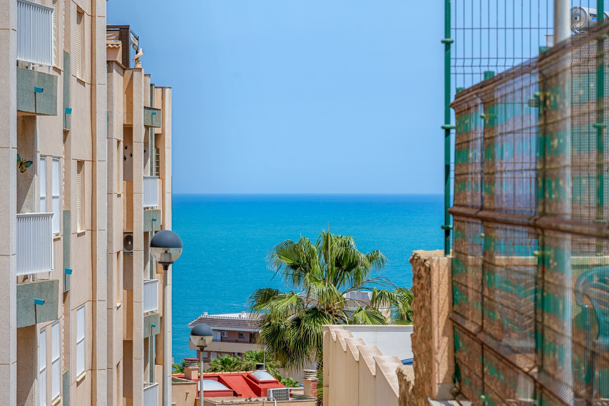 Se vende Apartamento Planta Media de 2 dormitorios en Costa Blanca, Alicante, España