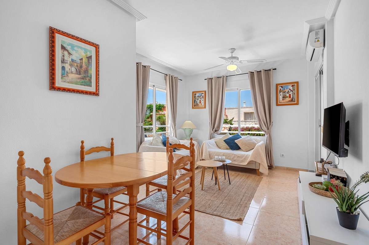 Se vende Apartamento Planta Media de 2 dormitorios en Costa Blanca, Alicante, España