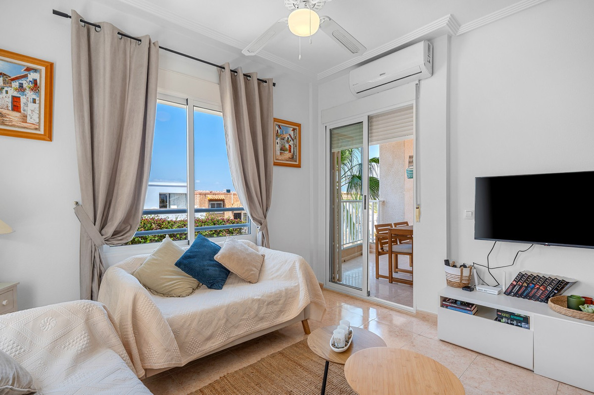 Se vende Apartamento Planta Media de 2 dormitorios en Costa Blanca, Alicante, España