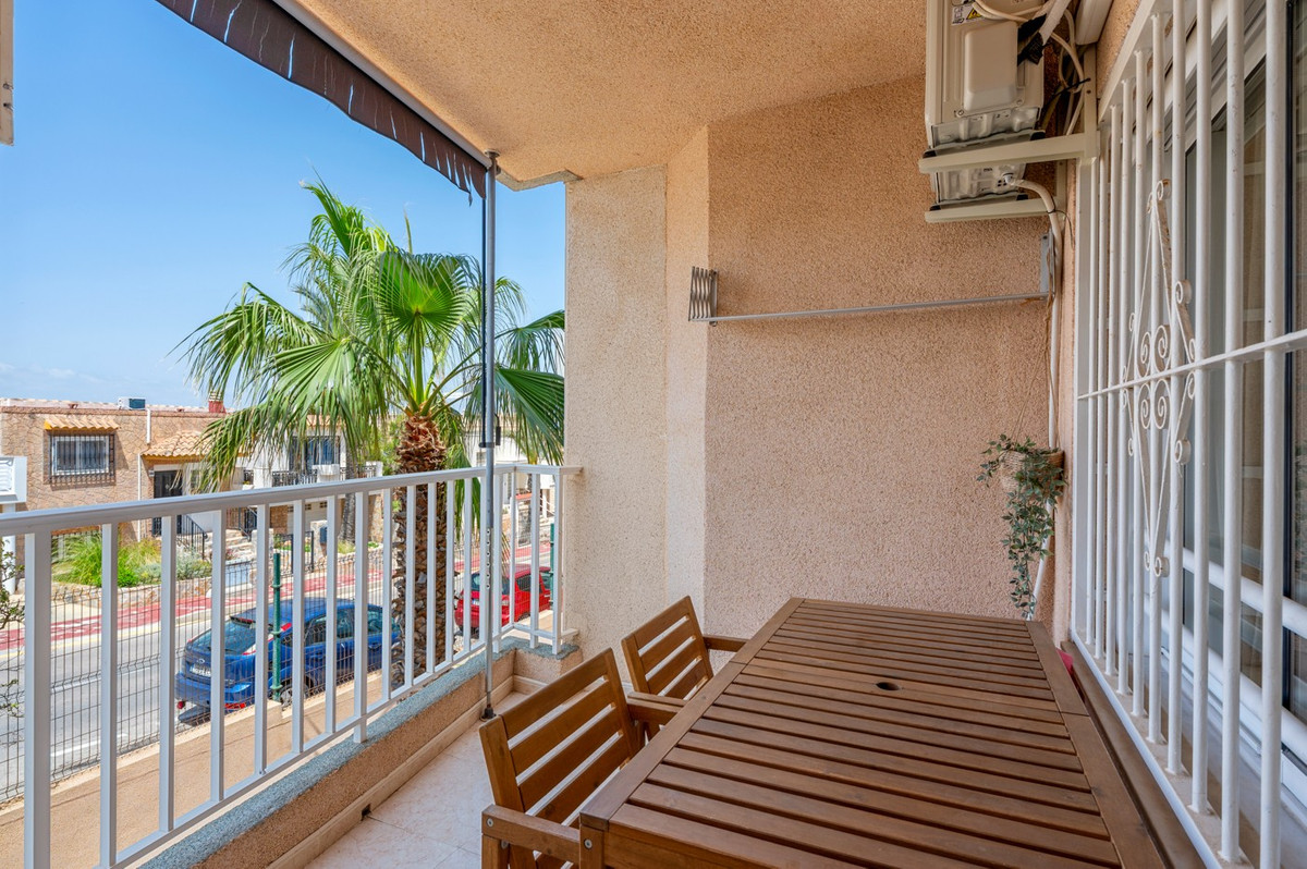 Se vende Apartamento Planta Media de 2 dormitorios en Costa Blanca, Alicante, España