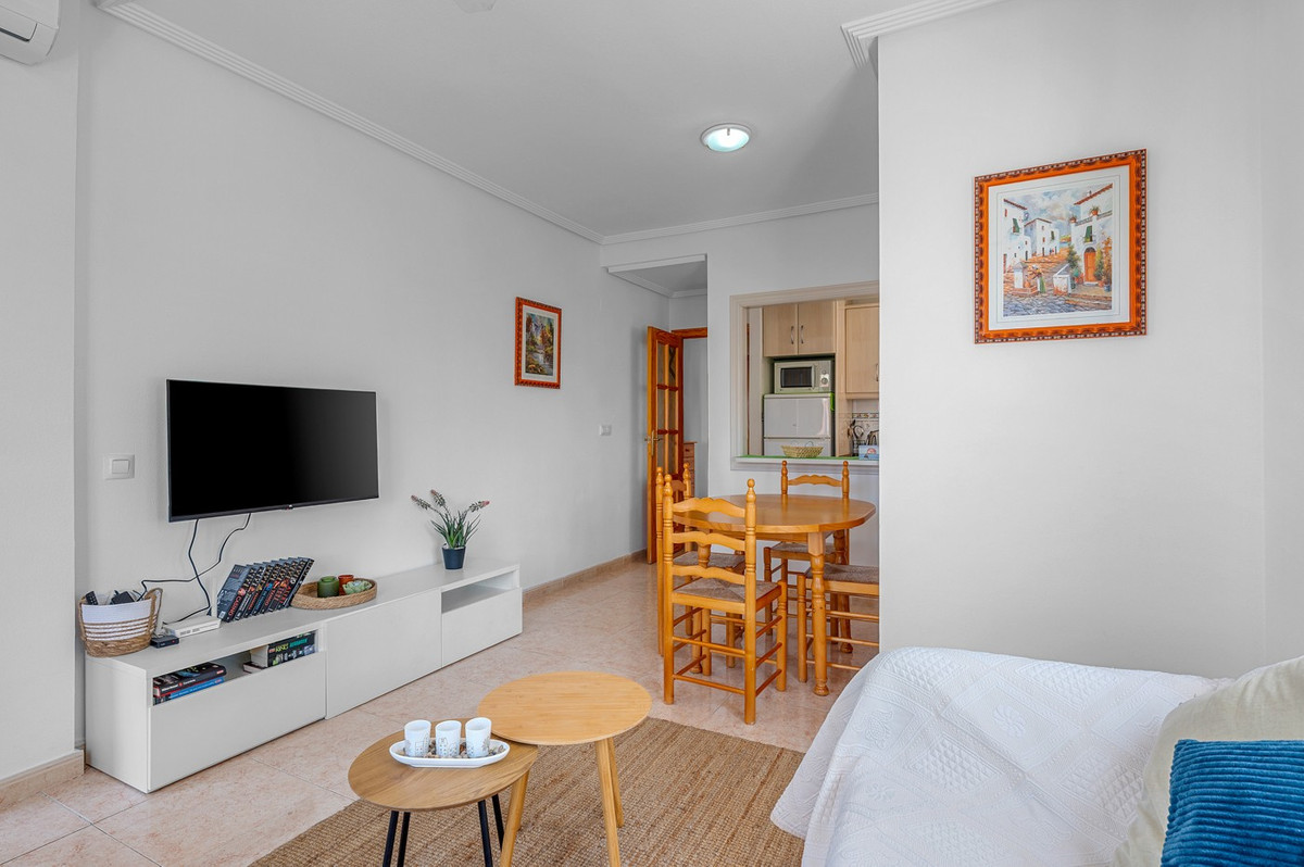 Se vende Apartamento Planta Media de 2 dormitorios en Costa Blanca, Alicante, España