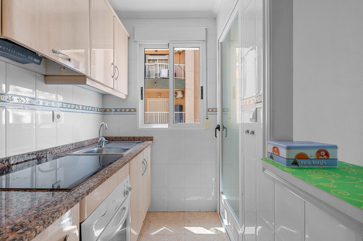 Se vende Apartamento Planta Media de 2 dormitorios en Costa Blanca, Alicante, España