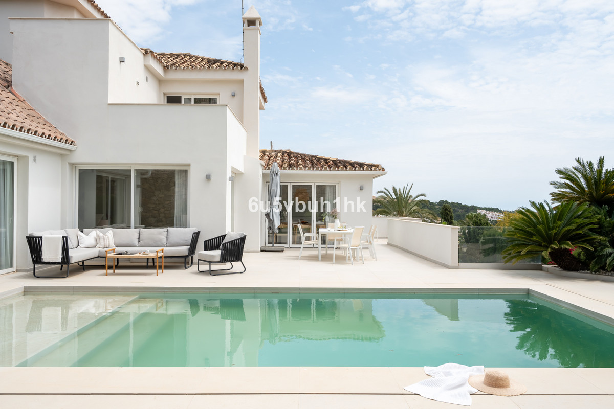 5 Bed Townhouse for sale in Marbella Costa Del Sol, Málaga, Spain