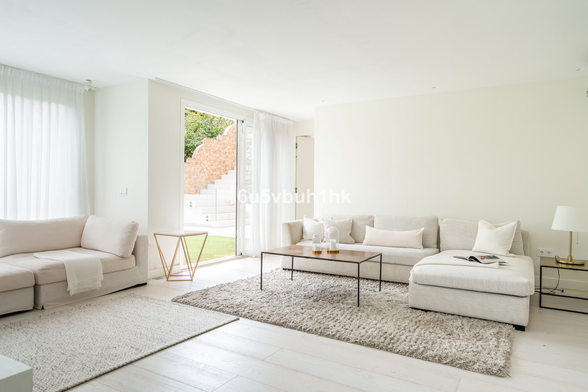 5 Bed Townhouse for sale in Marbella Costa Del Sol, Málaga, Spain