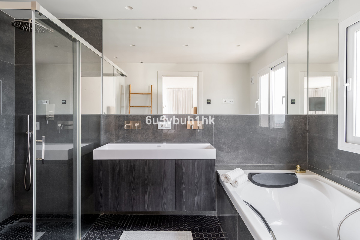 5 Bed Townhouse for sale in Marbella Costa Del Sol, Málaga, Spain