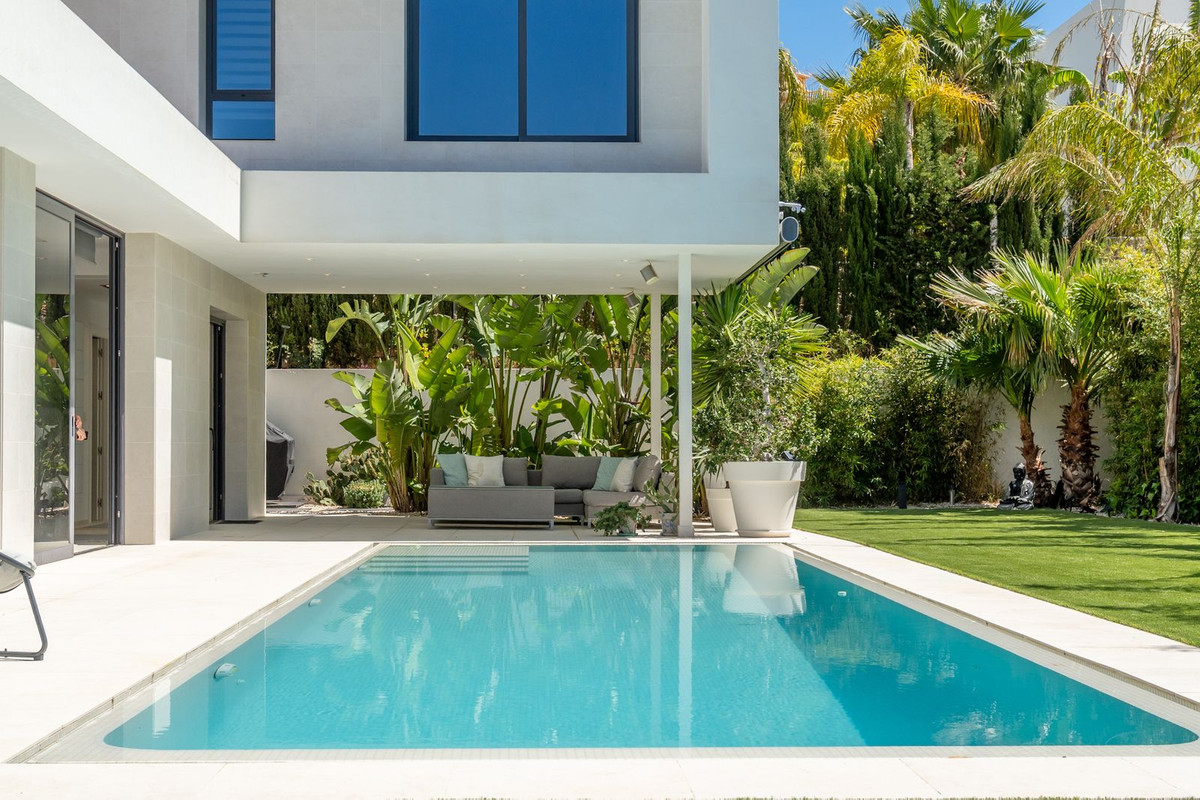2 Bed Townhouse for sale in Calpe Costa Blanca, Alicante, Spain