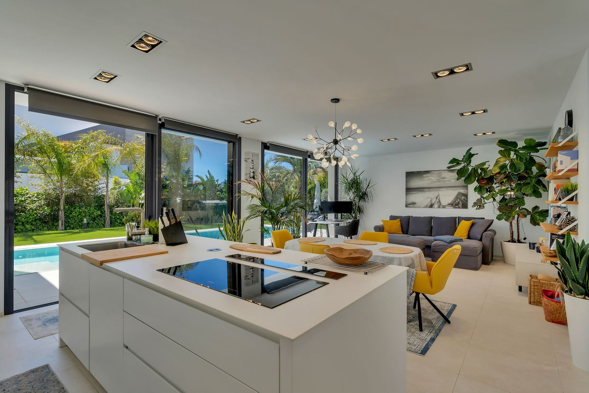 2 Bed Townhouse for sale in Calpe Costa Blanca, Alicante, Spain