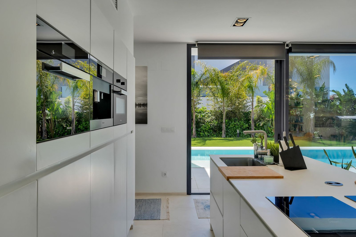 2 Bed Townhouse for sale in Calpe Costa Blanca, Alicante, Spain