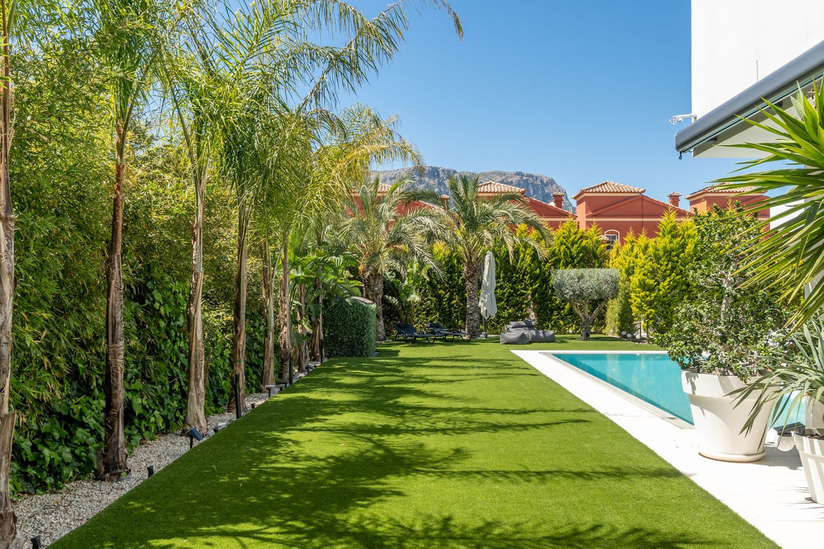 2 Bed Townhouse for sale in Calpe Costa Blanca, Alicante, Spain