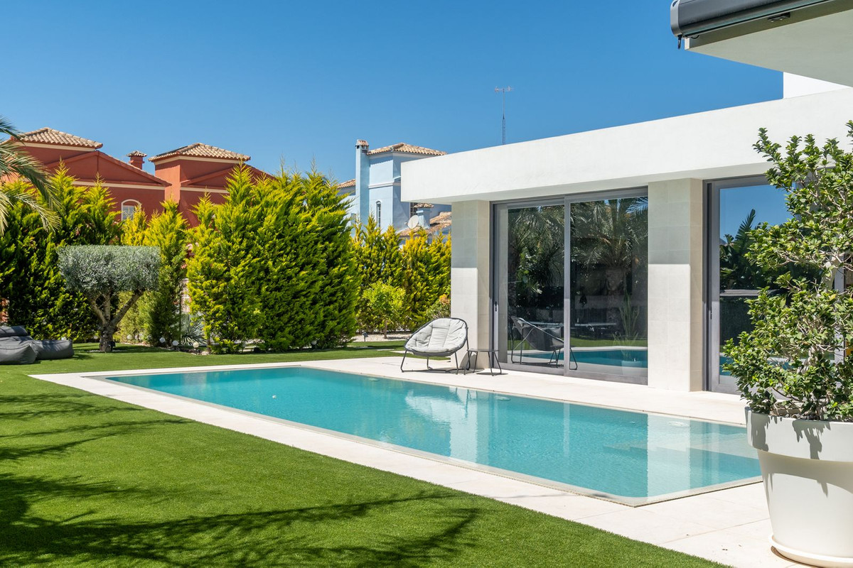 2 Bed Townhouse for sale in Calpe Costa Blanca, Alicante, Spain