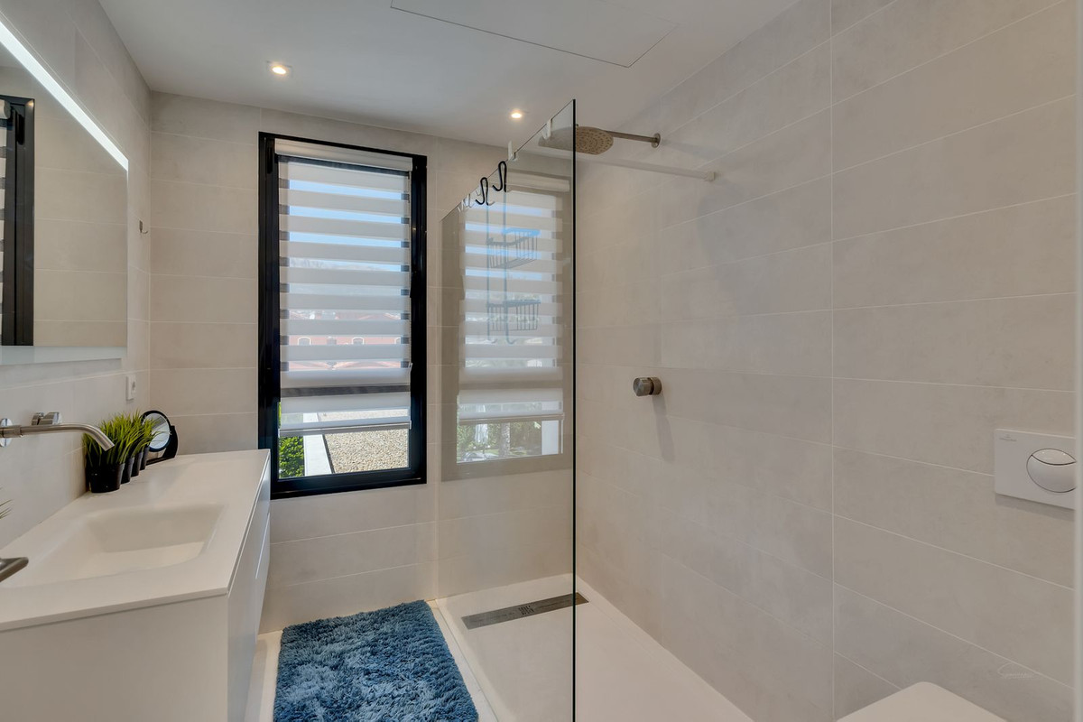 2 Bed Townhouse for sale in Calpe Costa Blanca, Alicante, Spain