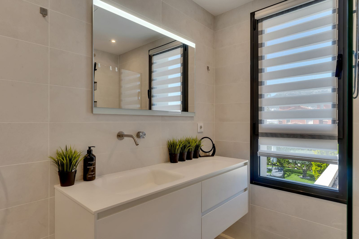 2 Bed Townhouse for sale in Calpe Costa Blanca, Alicante, Spain