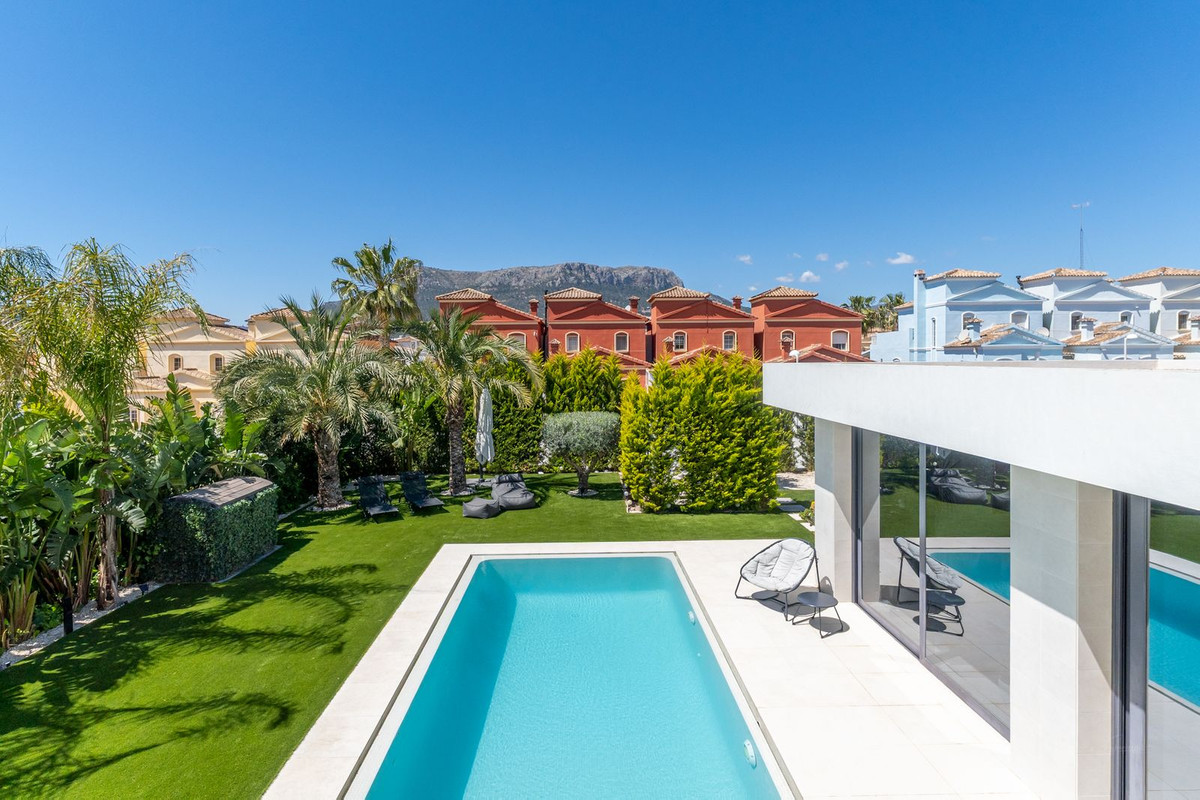 2 Bed Townhouse for sale in Calpe Costa Blanca, Alicante, Spain