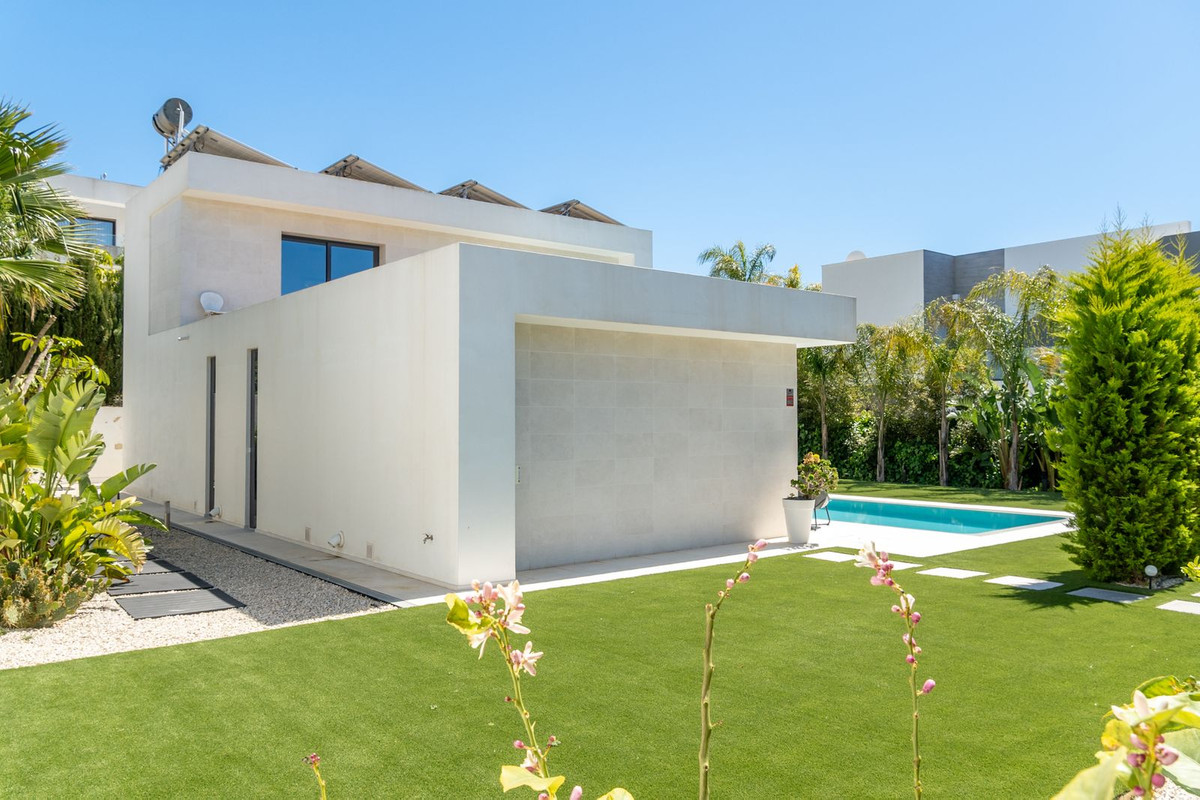 2 Bed Townhouse for sale in Calpe Costa Blanca, Alicante, Spain
