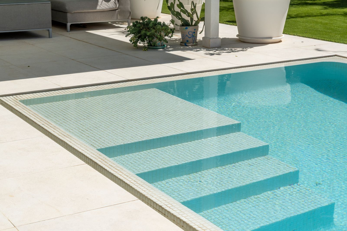 2 Bed Townhouse for sale in Calpe Costa Blanca, Alicante, Spain