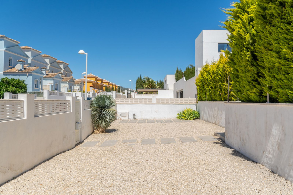 2 Bed Townhouse for sale in Calpe Costa Blanca, Alicante, Spain