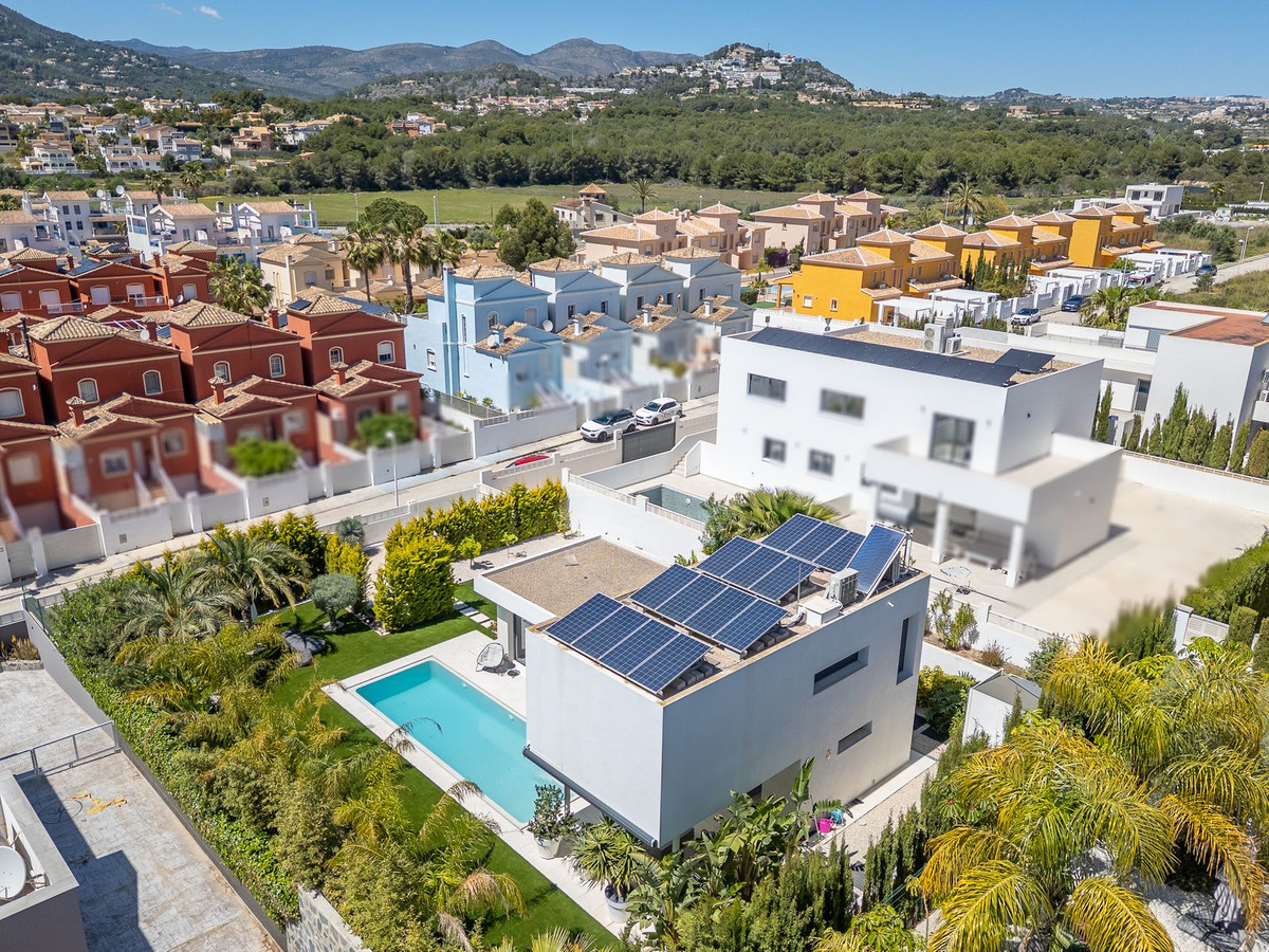 2 Bed Townhouse for sale in Calpe Costa Blanca, Alicante, Spain