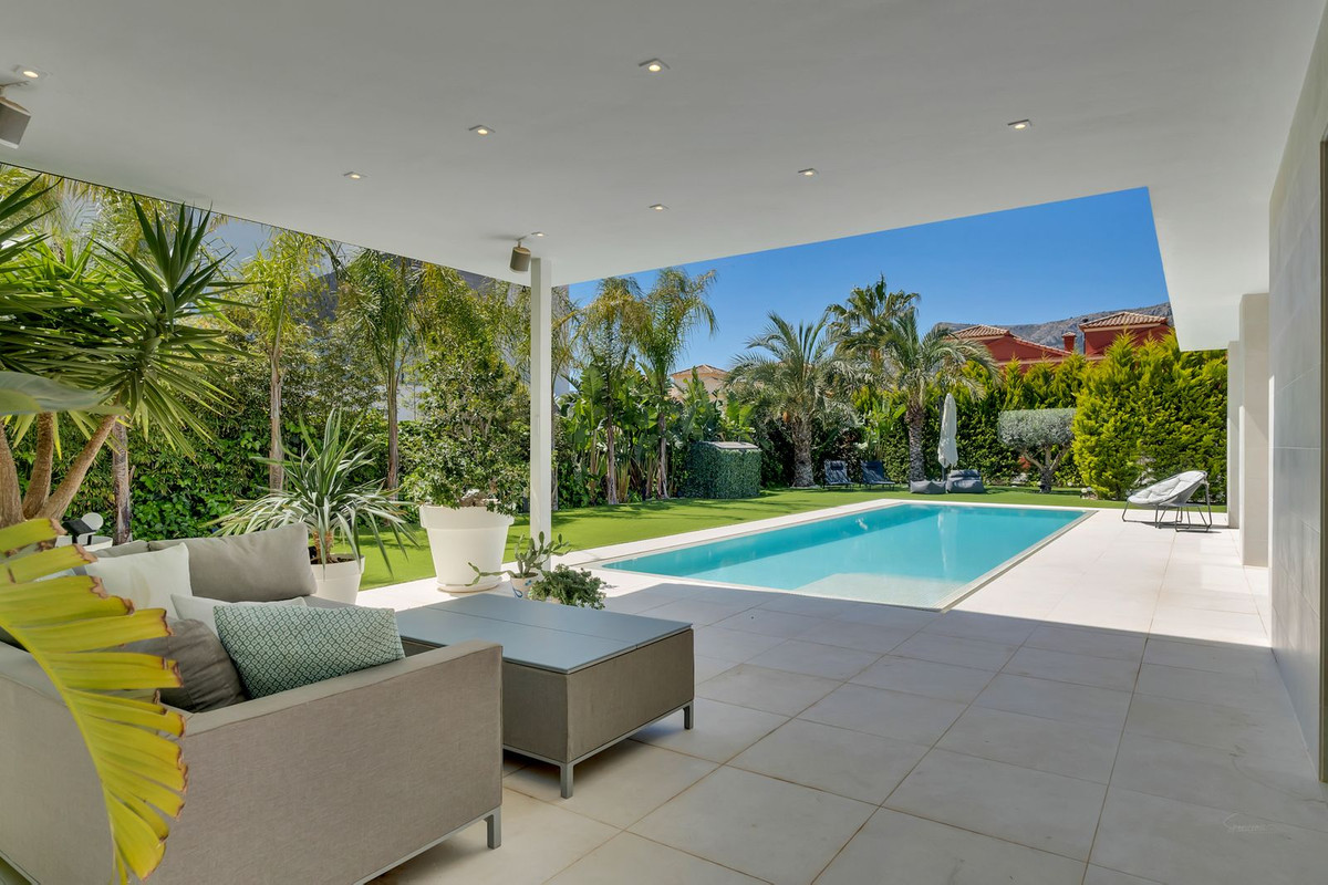 2 Bed Townhouse for sale in Calpe Costa Blanca, Alicante, Spain