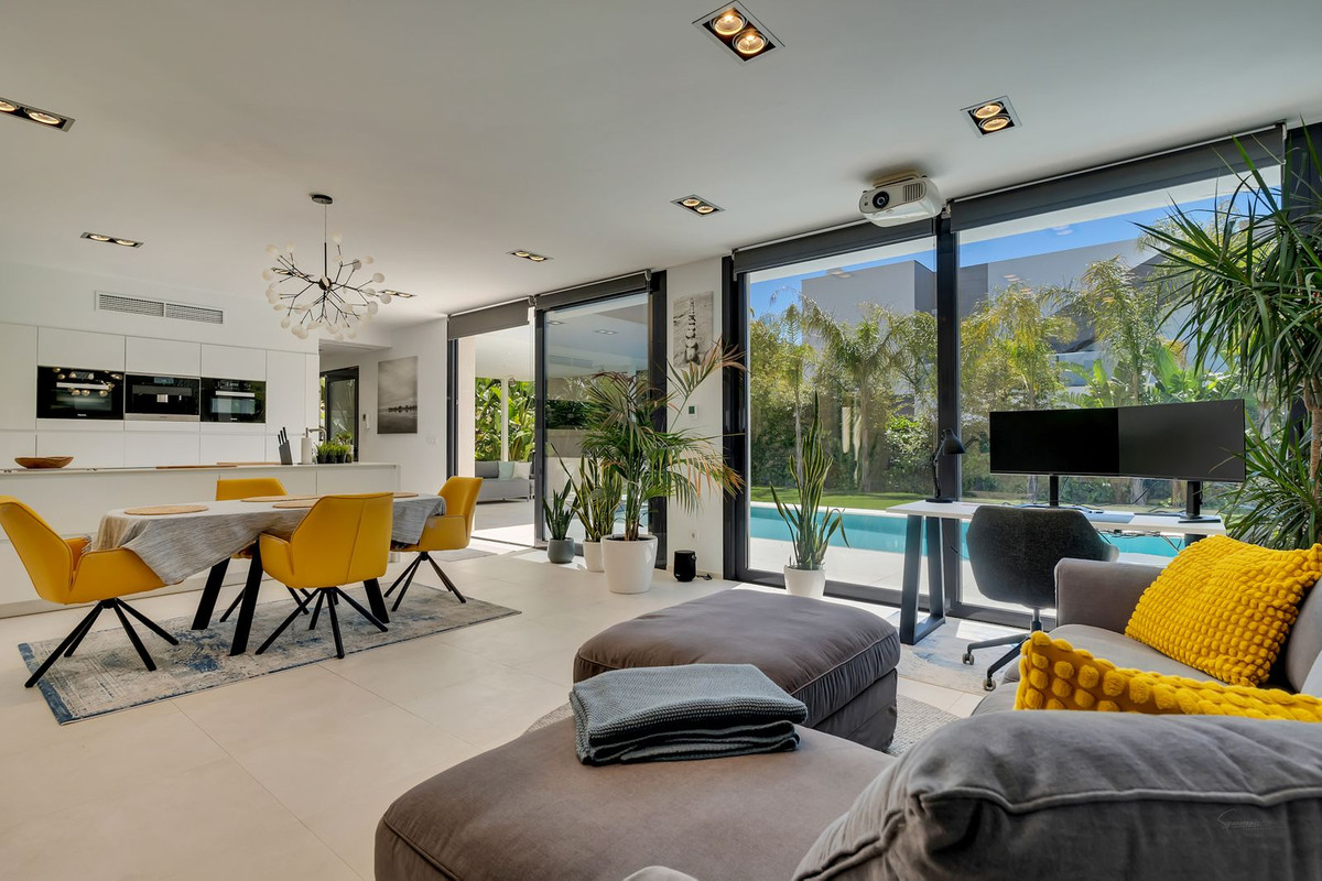 2 Bed Townhouse for sale in Calpe Costa Blanca, Alicante, Spain
