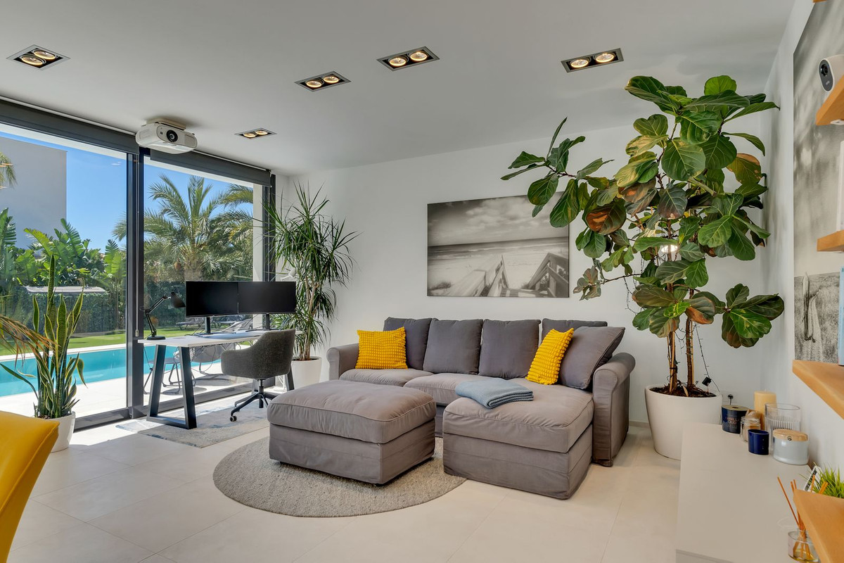 2 Bed Townhouse for sale in Calpe Costa Blanca, Alicante, Spain
