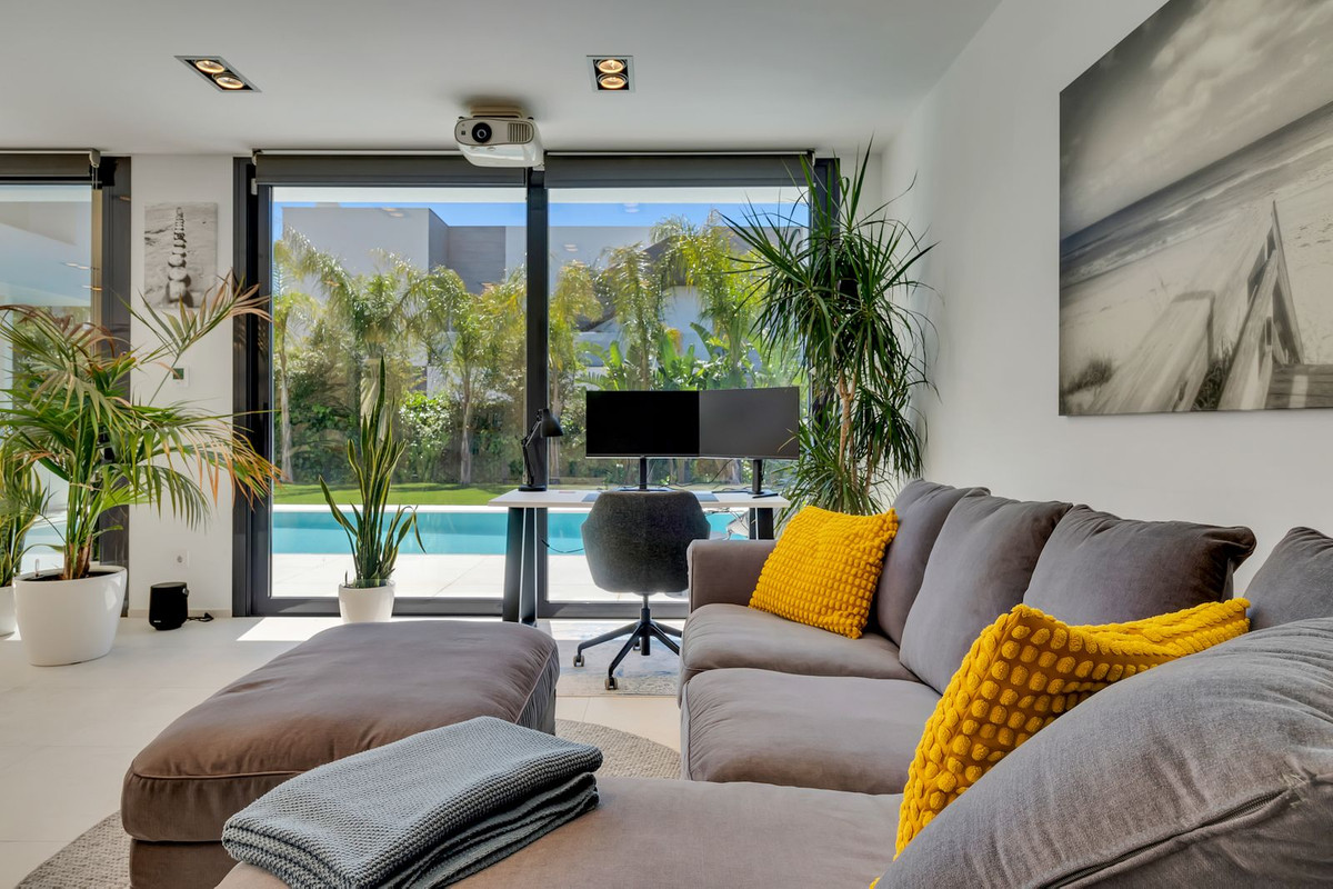 2 Bed Townhouse for sale in Calpe Costa Blanca, Alicante, Spain