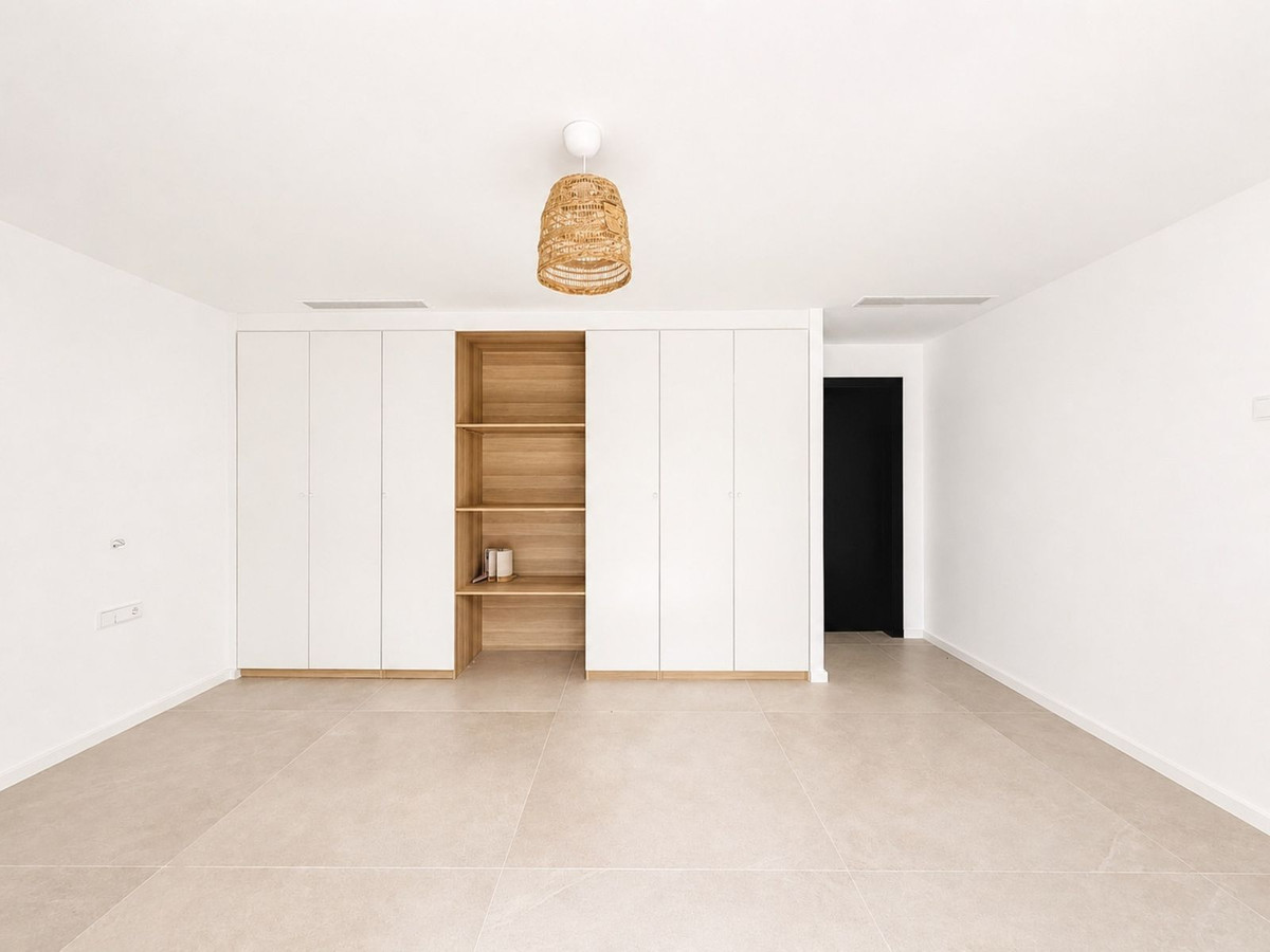 Se vende Villa - Chalet de 5 dormitorios en Costa Del Sol, Málaga, España
