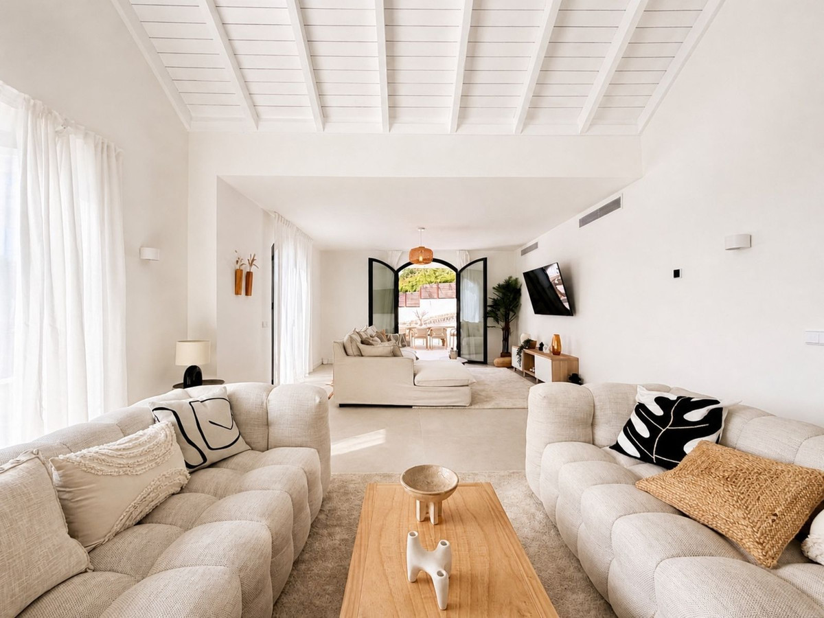 Se vende Villa - Chalet de 5 dormitorios en Costa Del Sol, Málaga, España