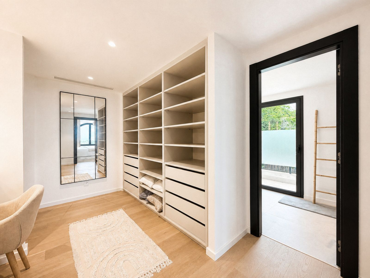 Se vende Villa - Chalet de 5 dormitorios en Costa Del Sol, Málaga, España