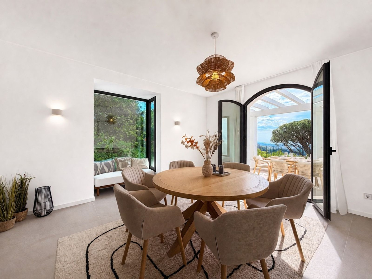 Se vende Villa - Chalet de 5 dormitorios en Costa Del Sol, Málaga, España