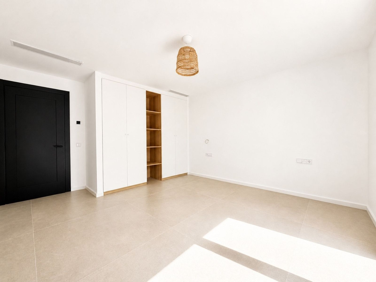 Se vende Villa - Chalet de 5 dormitorios en Costa Del Sol, Málaga, España