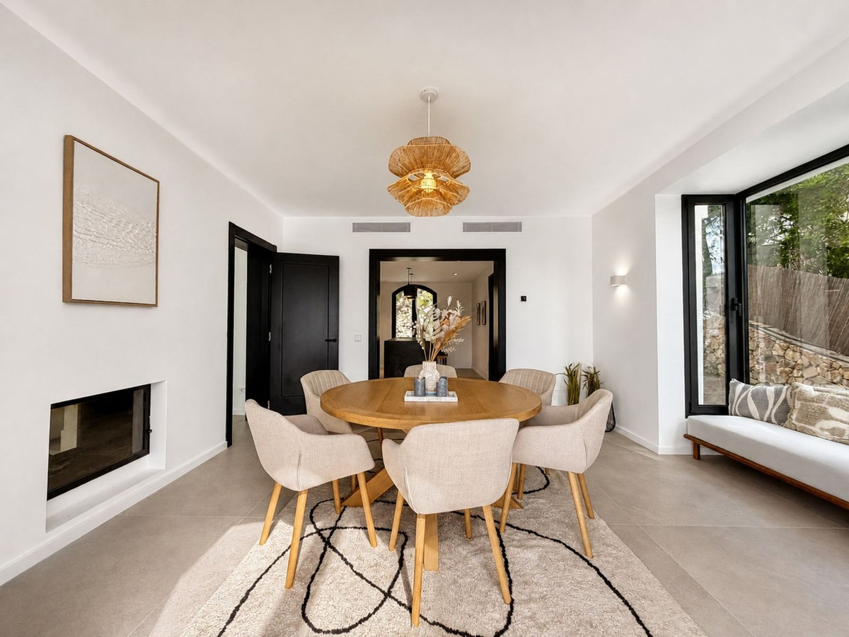 Se vende Villa - Chalet de 5 dormitorios en Costa Del Sol, Málaga, España