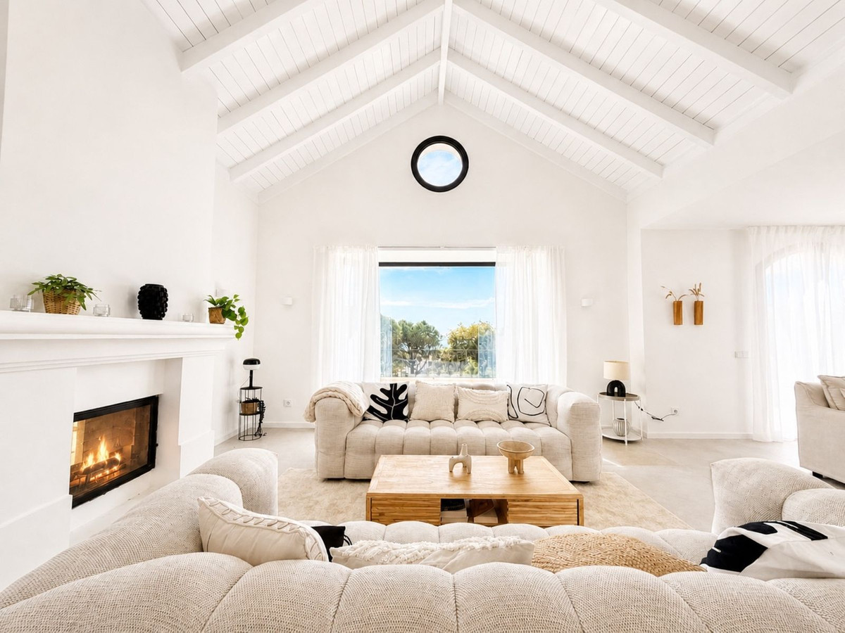 Se vende Villa - Chalet de 5 dormitorios en Costa Del Sol, Málaga, España