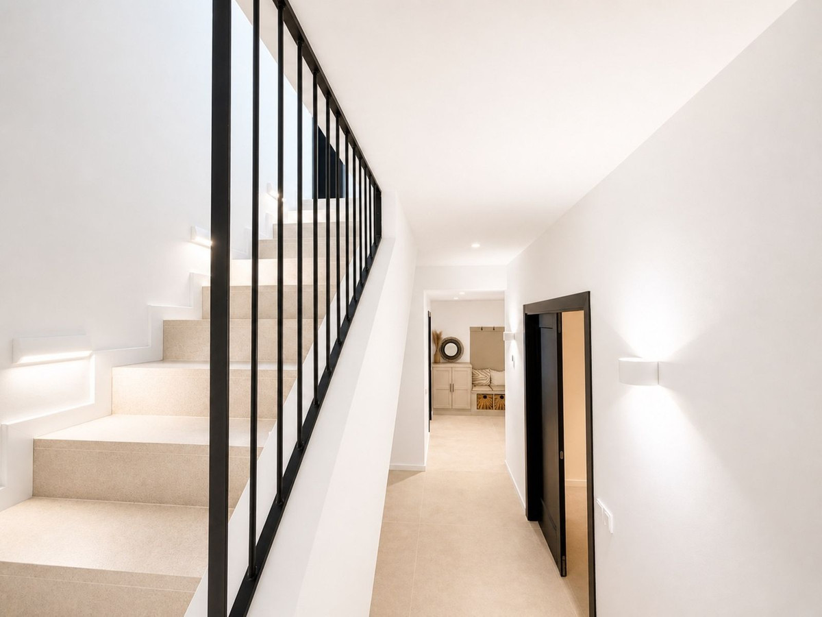 Se vende Villa - Chalet de 5 dormitorios en Costa Del Sol, Málaga, España