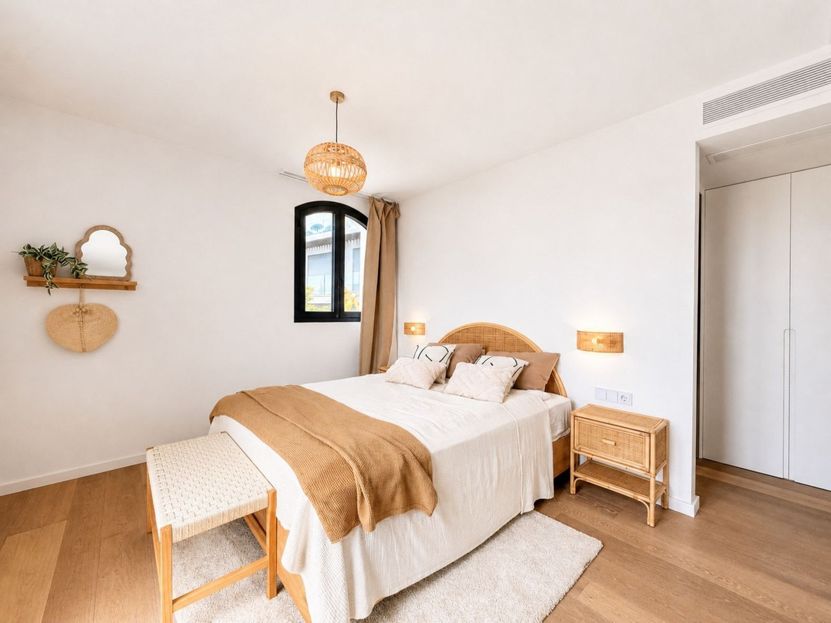 Se vende Villa - Chalet de 5 dormitorios en Costa Del Sol, Málaga, España