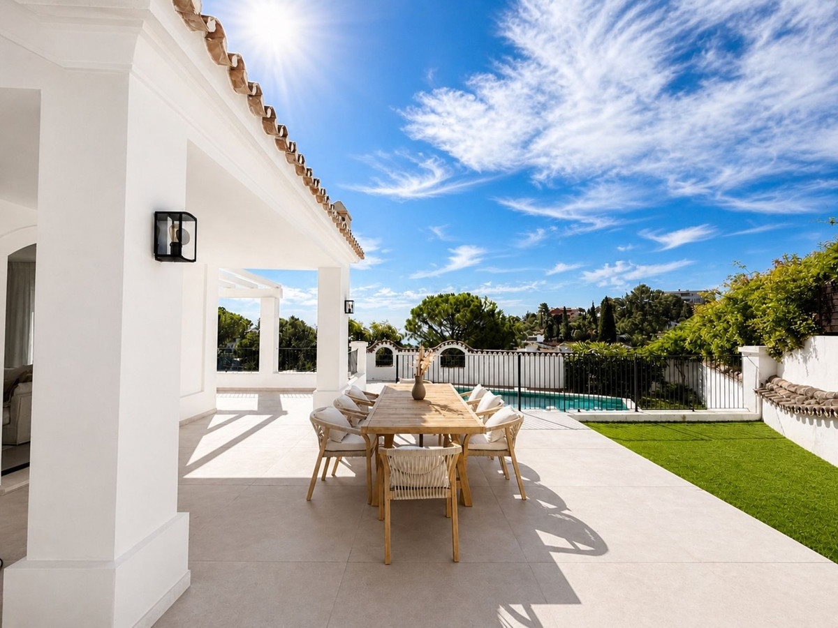 Se vende Villa - Chalet de 5 dormitorios en Costa Del Sol, Málaga, España