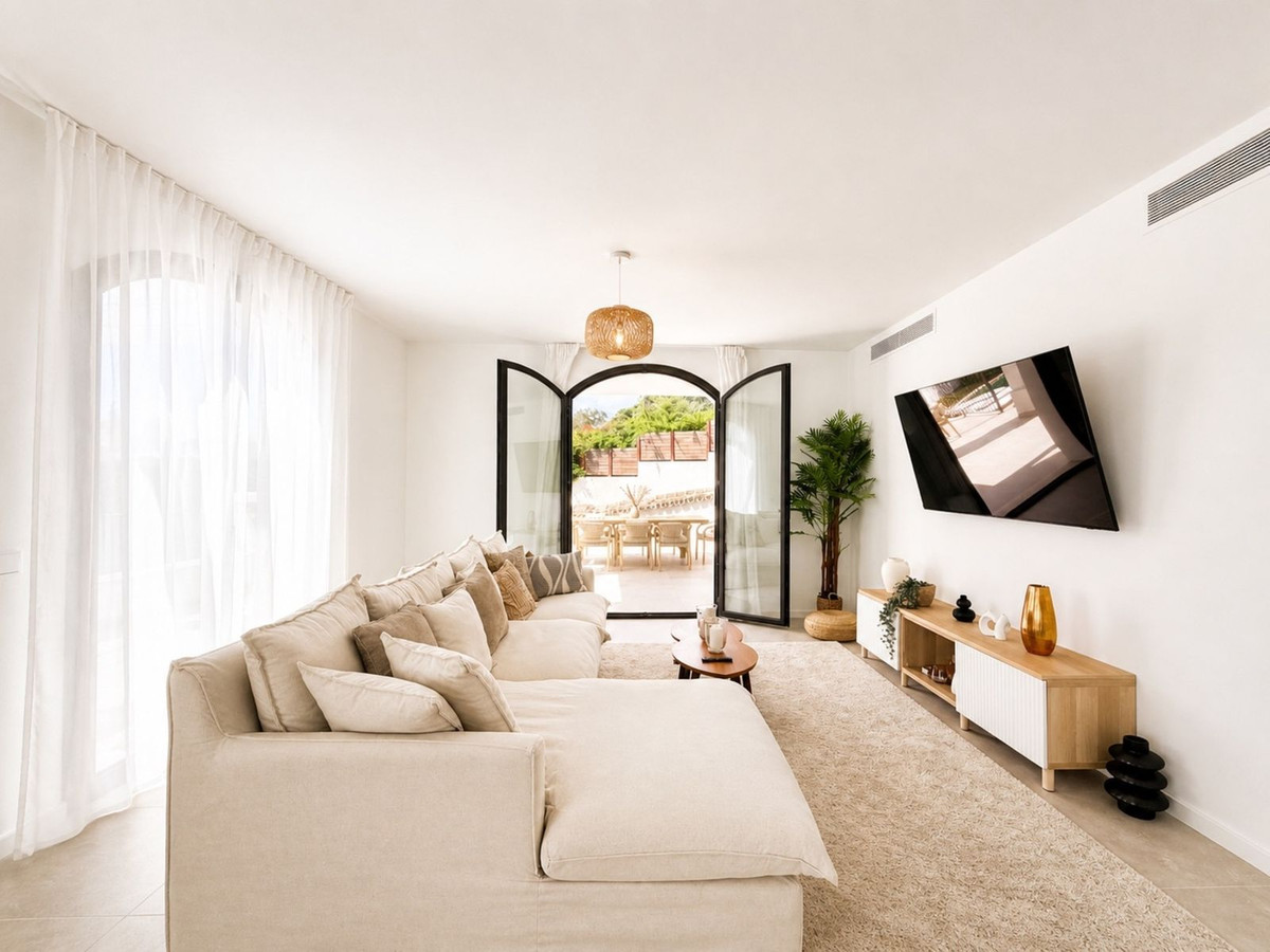 Se vende Villa - Chalet de 5 dormitorios en Costa Del Sol, Málaga, España