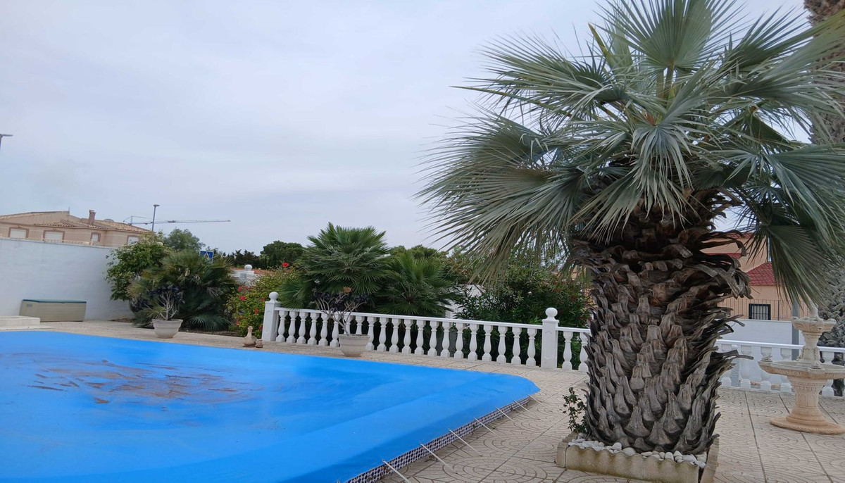 Se vende Villa - Chalet de 3 dormitorios en Costa Blanca, Alicante, España