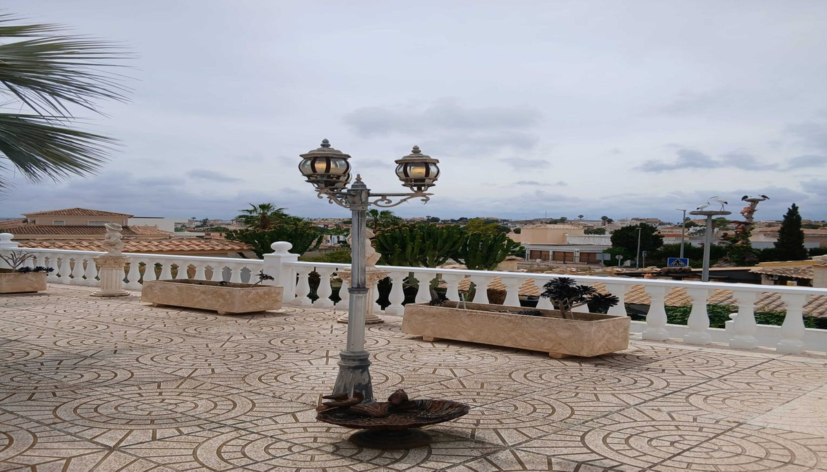 Se vende Villa - Chalet de 3 dormitorios en Costa Blanca, Alicante, España
