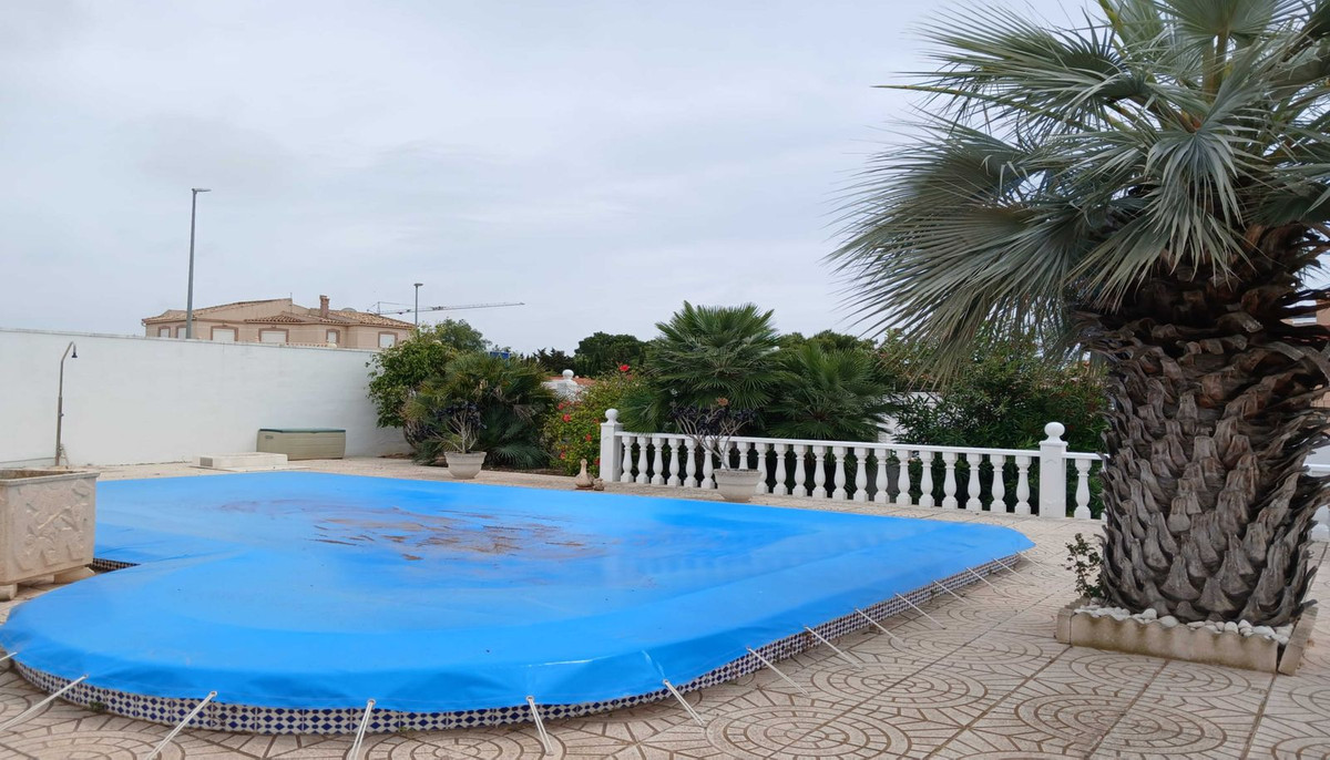 Se vende Villa - Chalet de 3 dormitorios en Costa Blanca, Alicante, España
