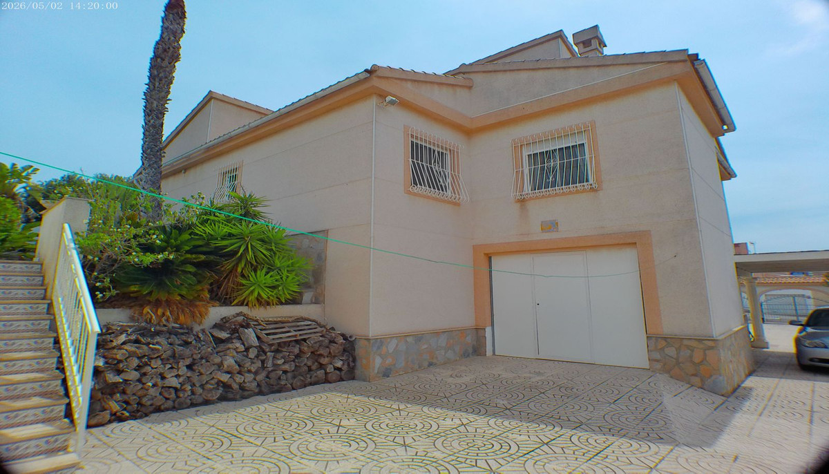 Se vende Villa - Chalet de 3 dormitorios en Costa Blanca, Alicante, España