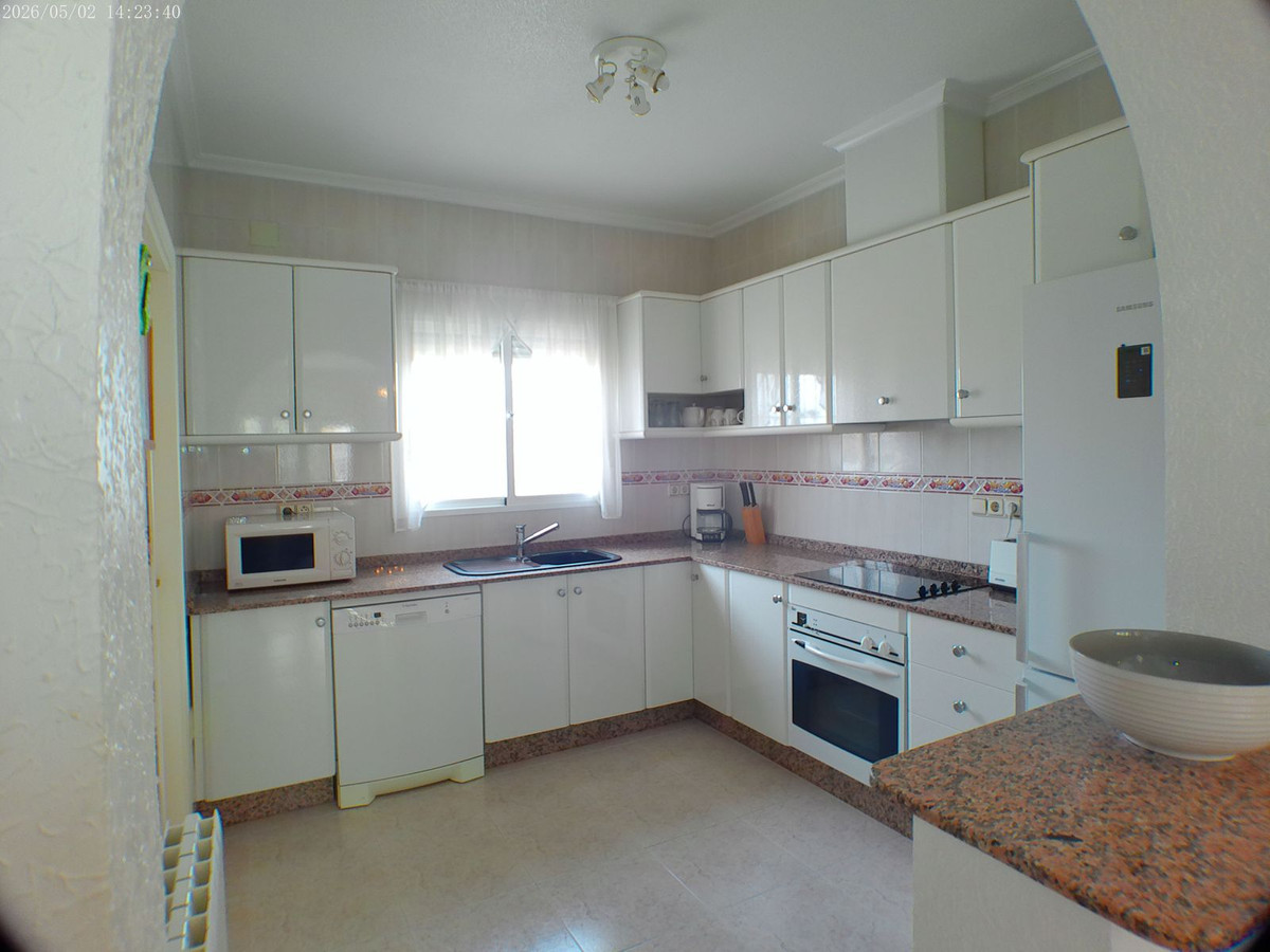 Se vende Villa - Chalet de 3 dormitorios en Costa Blanca, Alicante, España